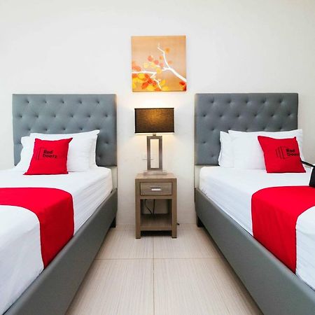 Reddoorz Premium @ Sampaloc Makati Hotel Makati City Buitenkant foto