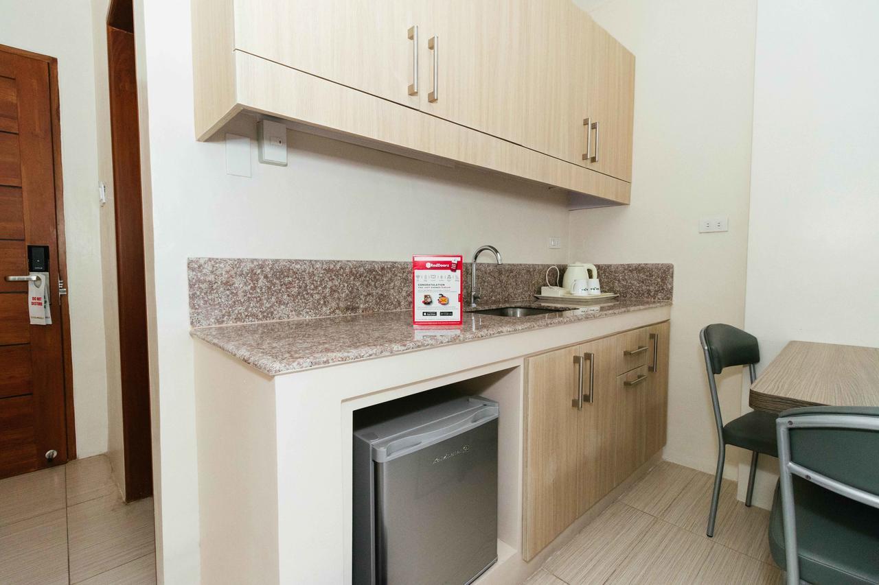 Reddoorz Premium @ Sampaloc Makati Hotel Makati City Buitenkant foto