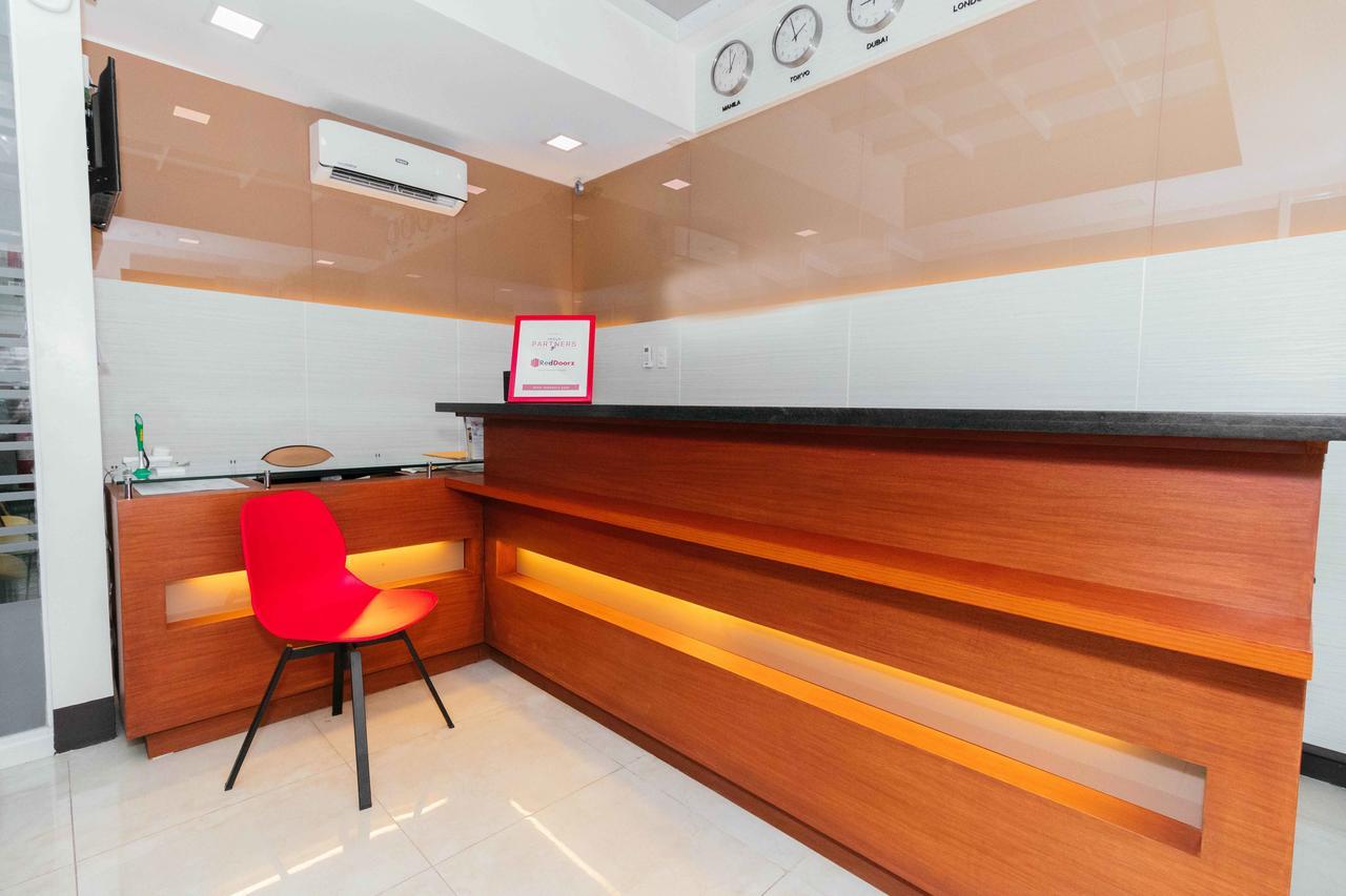 Reddoorz Premium @ Sampaloc Makati Hotel Makati City Buitenkant foto