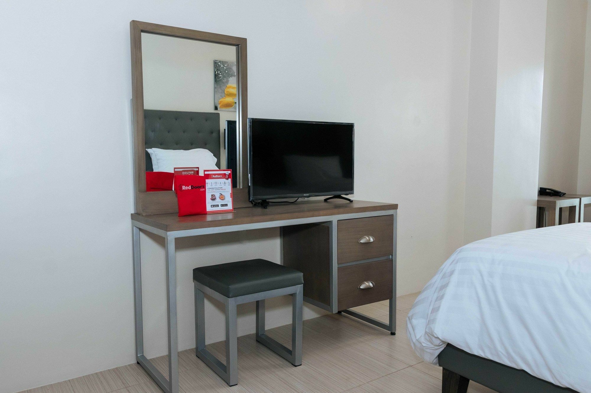 Reddoorz Premium @ Sampaloc Makati Hotel Makati City Buitenkant foto