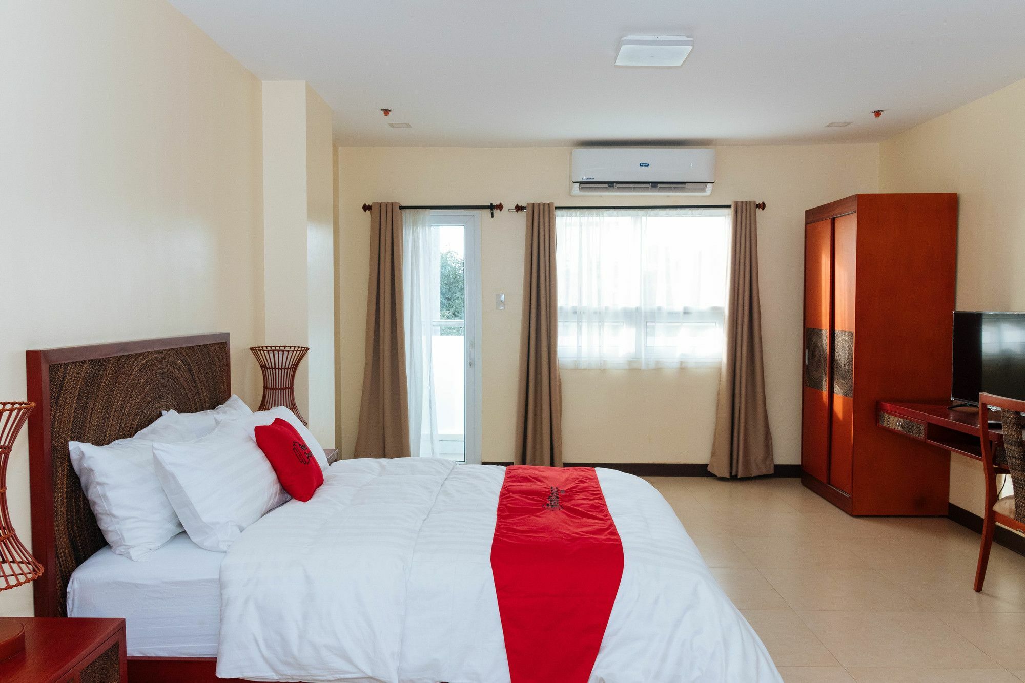 Reddoorz Premium @ Sampaloc Makati Hotel Makati City Buitenkant foto