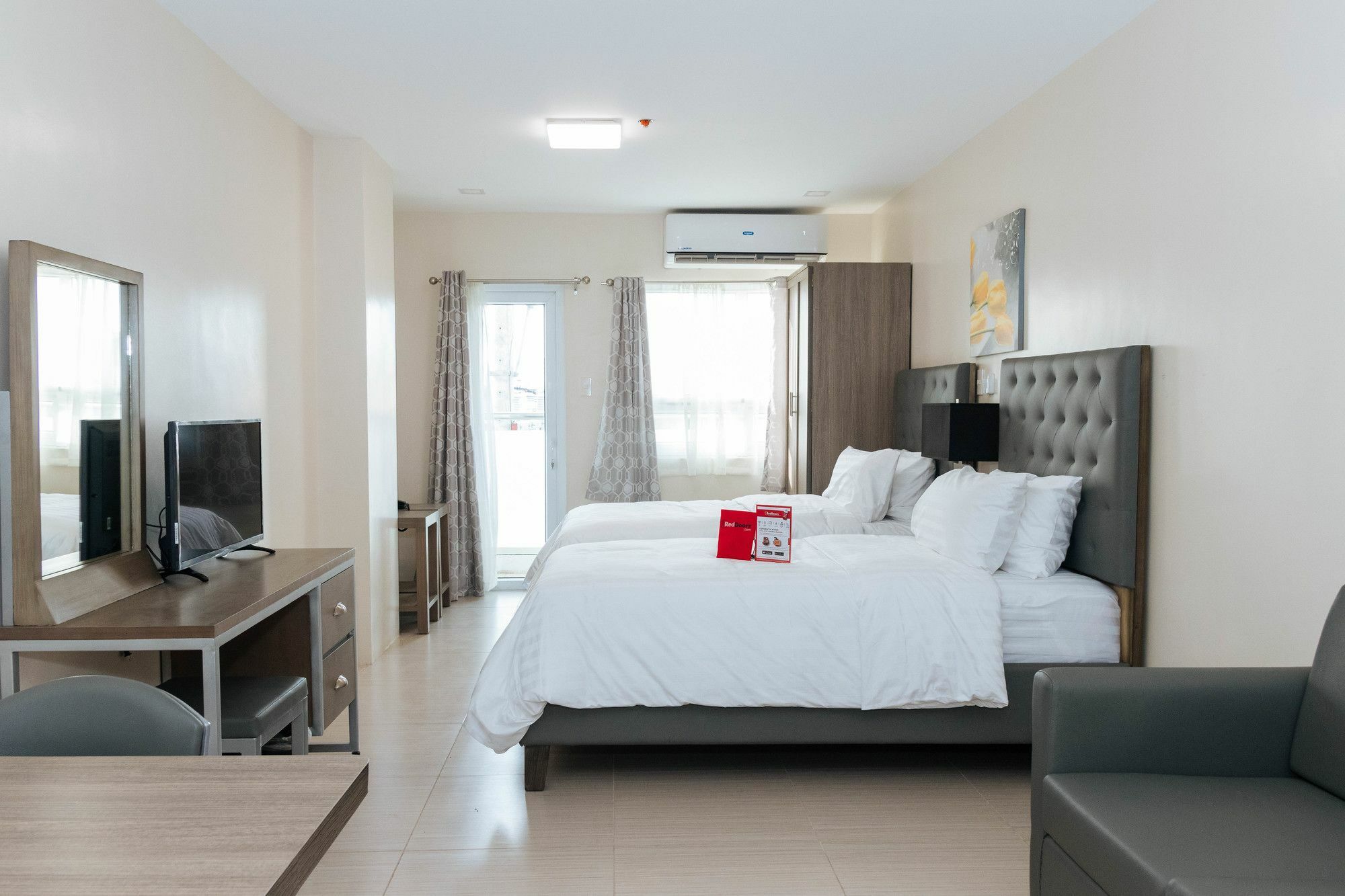 Reddoorz Premium @ Sampaloc Makati Hotel Makati City Buitenkant foto