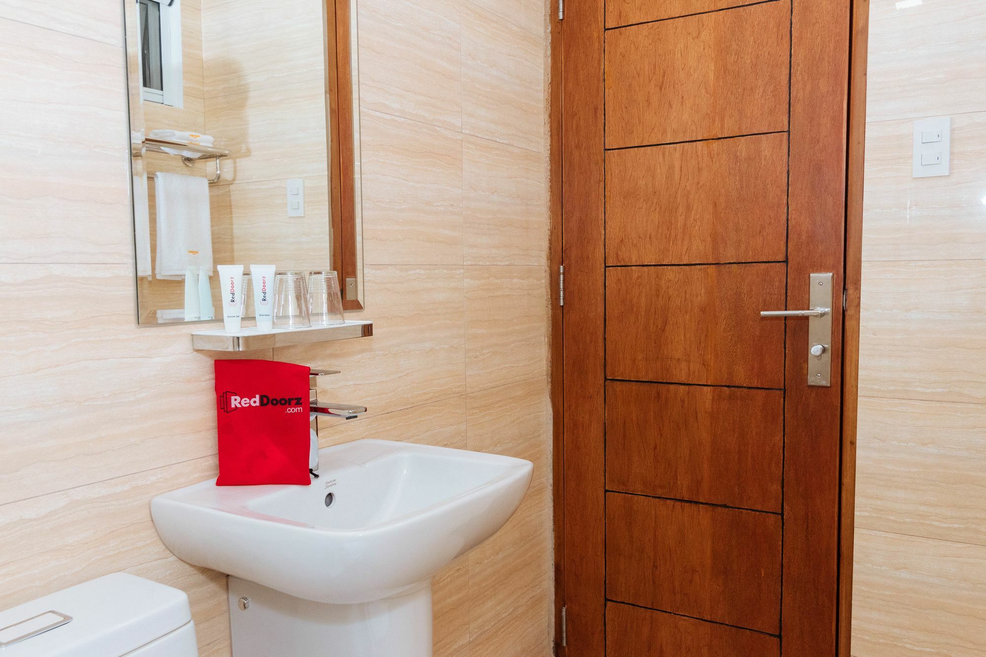 Reddoorz Premium @ Sampaloc Makati Hotel Makati City Buitenkant foto