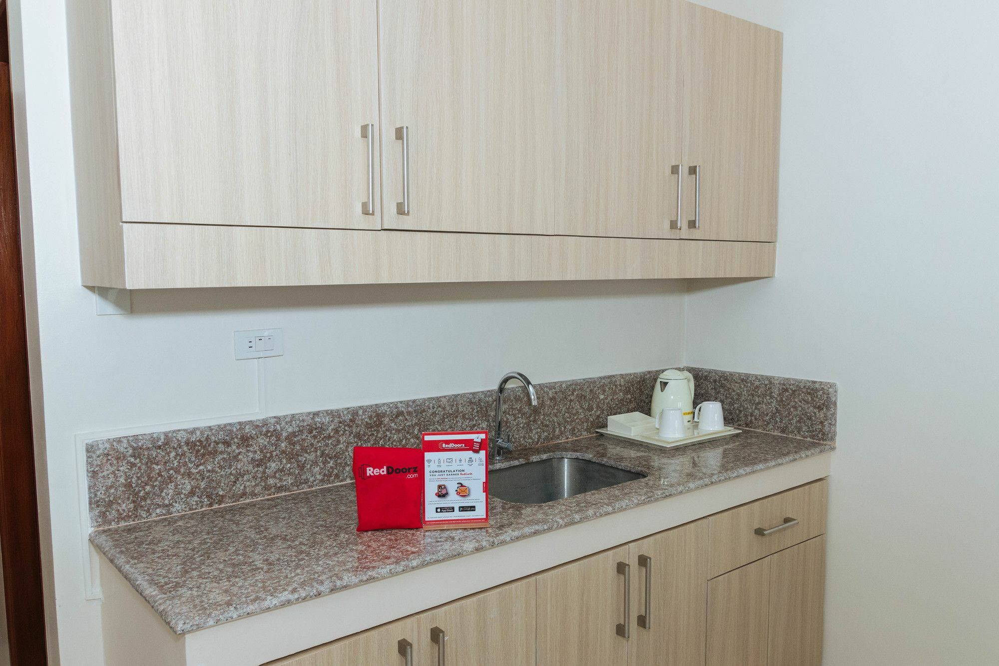 Reddoorz Premium @ Sampaloc Makati Hotel Makati City Buitenkant foto